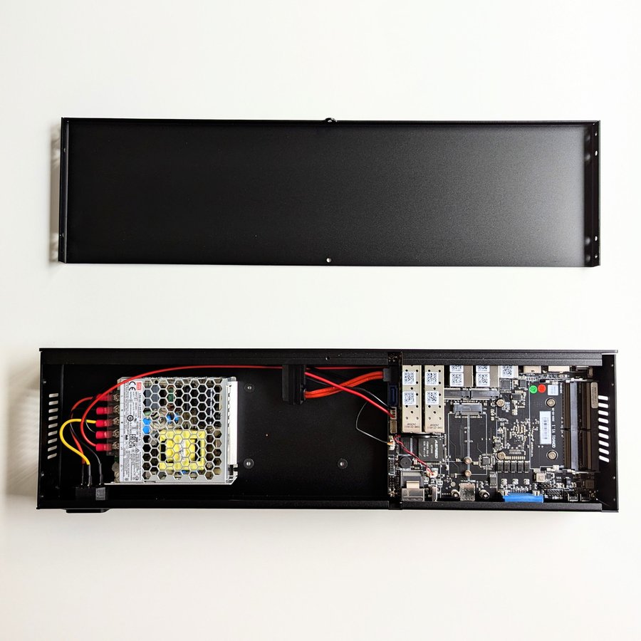 TLSense C3758R 1U: 4x 10Gbps SFP+, 5x 2.5Gbps LAN, Atom C3758R CPU,